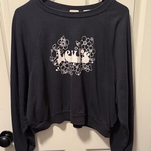 Levi’s cropped lightweight black graphic sweater